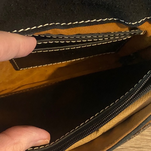 Patricia Nash NWT Vintage Avellino Black Burgundy Ivory Paisley Crossbody Bag - Picture 8 of 11